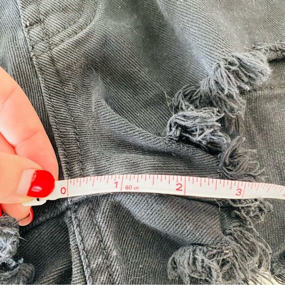 ONE TEASPOON Mid Rise Bandits Distressed Black Wash Raw Denim Cutoffs Short 27 - Picture 7 of 8